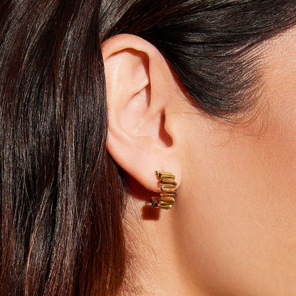 Leigh Wavy Hoops (Gold)